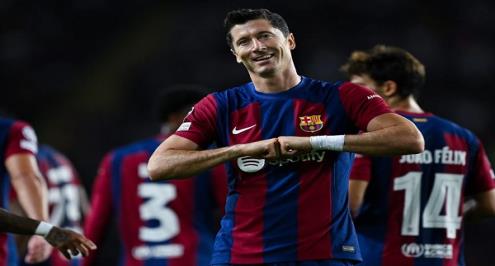  شرط وحيد.. هل يلحق ليفاندوفسكي ودي يونج بمباراة الكلاسيكو؟